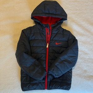 Boys nike puffer coat 7 large navy great condition